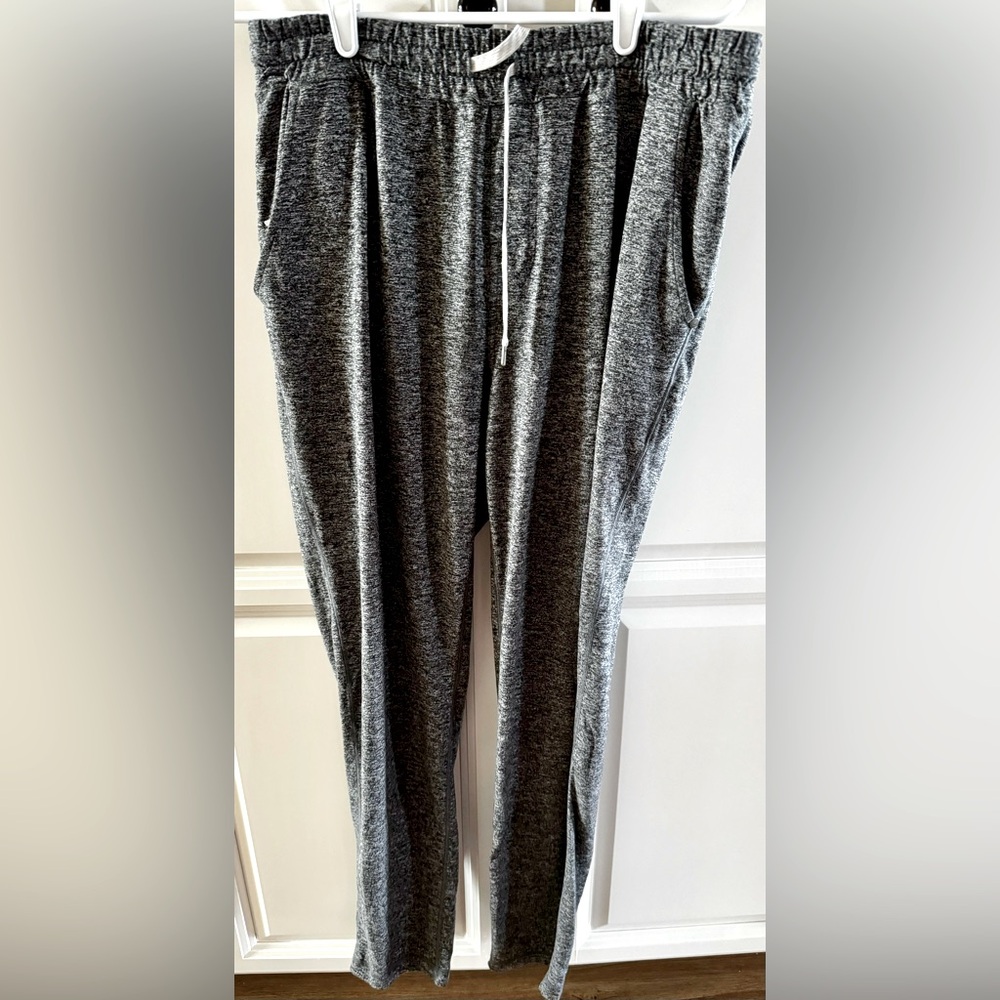 Men’s XL Vuori ponto performance pants - heather grey